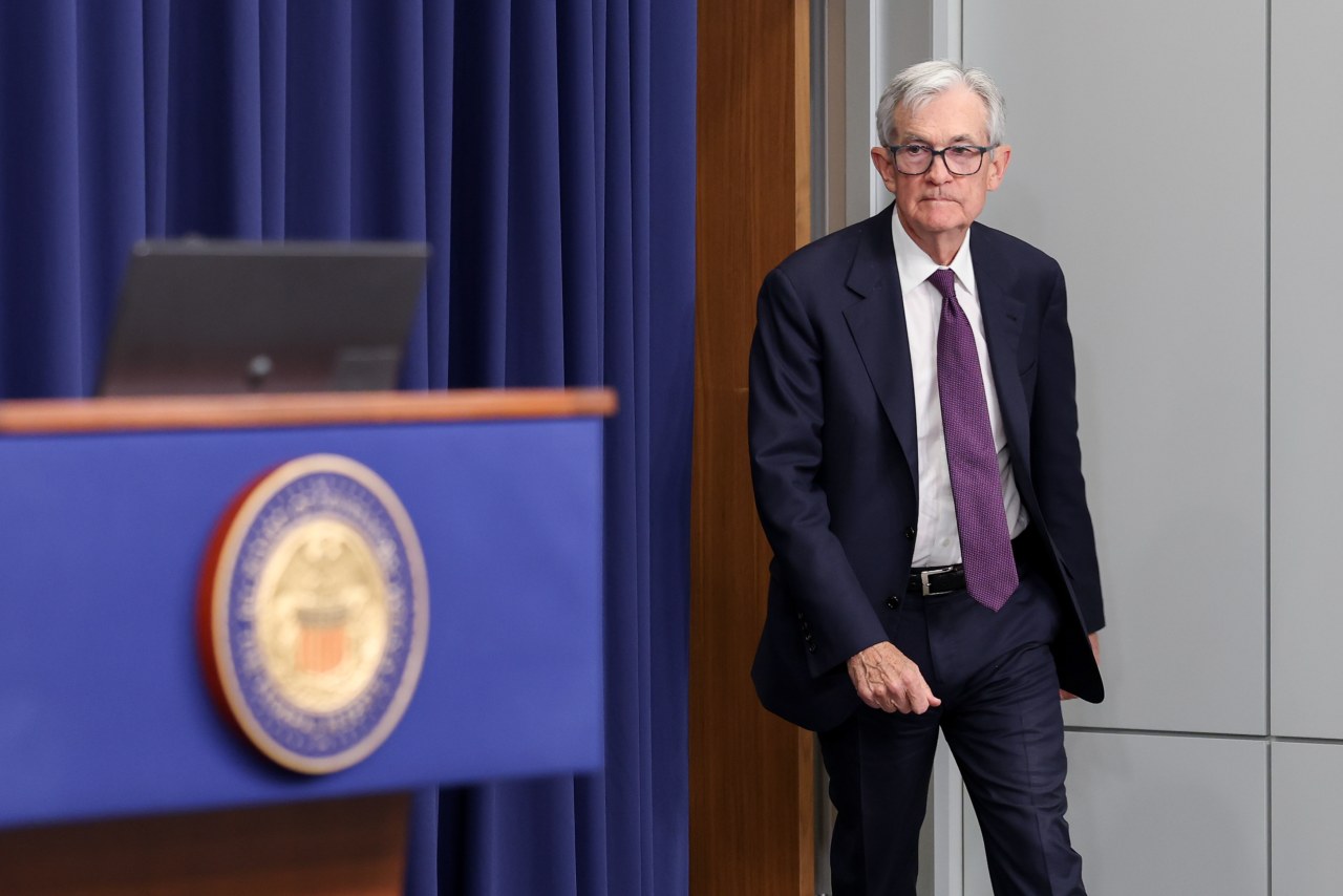 You are currently viewing The Fed held rates steady. Powell’s final meeting as chair featured the most dissents since 1992 amid divisions on the outlook for cuts.