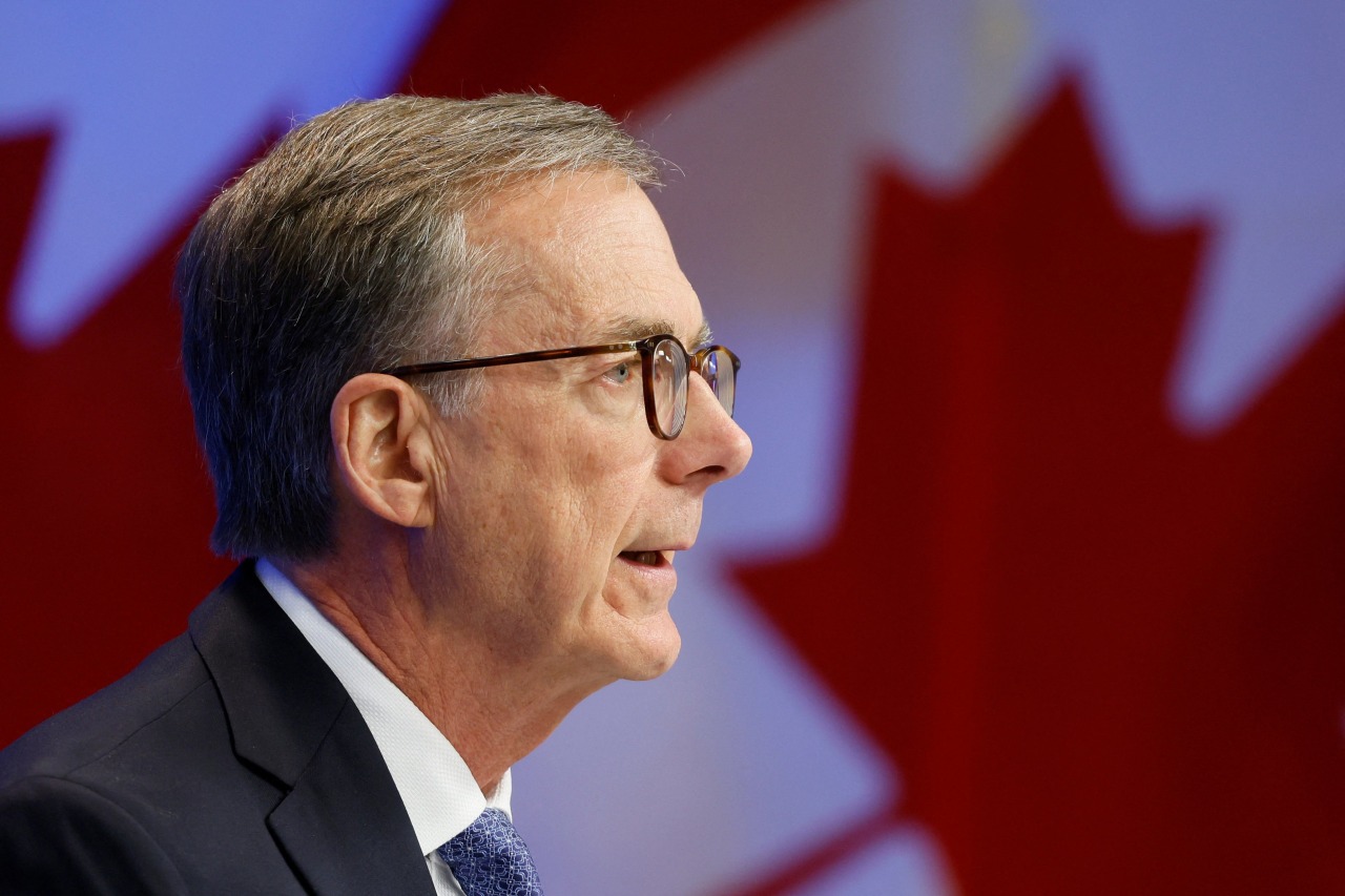 You are currently viewing Bank of Canada Holds Policy Rate Steady, Expects Inflation to Peak in April