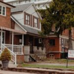 Read more about the article Outlook for Canada Existing-Home Sales Deteriorates on War-Fueled Jump in Rates