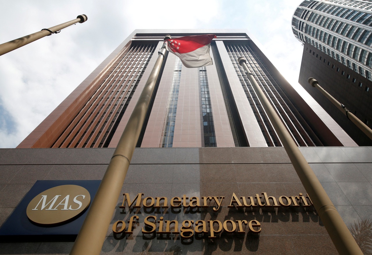 You are currently viewing Singapore’s Central Bank Tightens Monetary Policy as Mideast War Stokes Inflation Risk