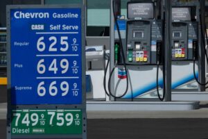 Read more about the article Californians now paying 6 bucks a gallon for kicks on Route 66