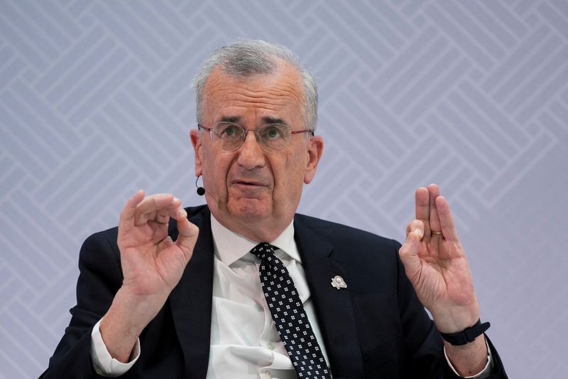 You are currently viewing Bank of France’s Villeroy sees inflation returning to 2% in 2027, 2028