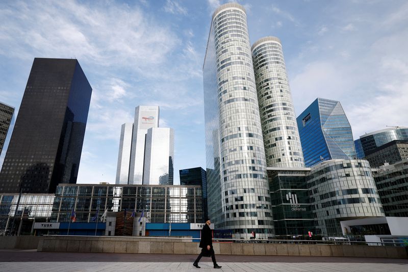 You are currently viewing Euro zone investor morale improves slightly in May, Sentix survey shows