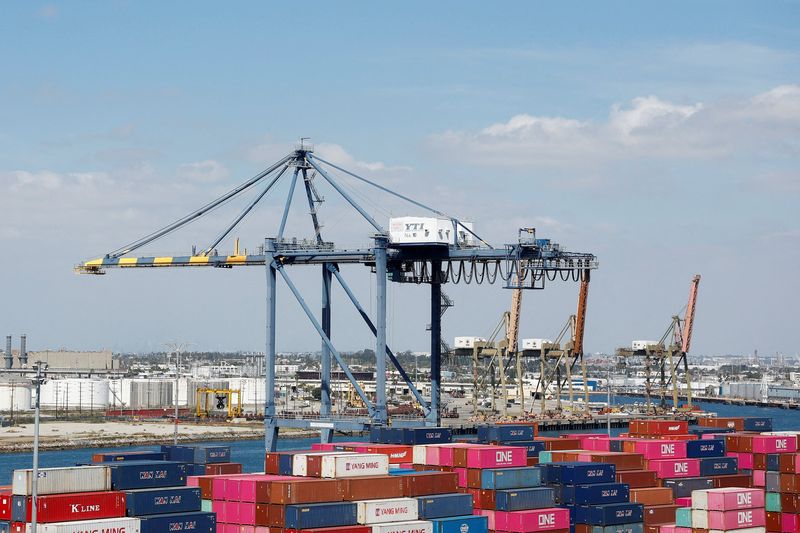 You are currently viewing US trade deficit widens in March on imports; petroleum exports rise