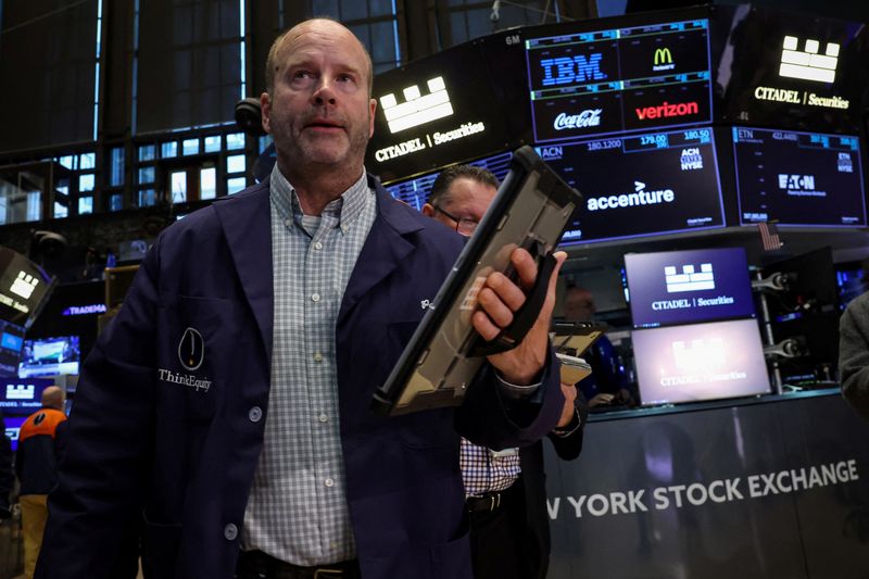 You are currently viewing Morning Bid: Chip frenzy goes global