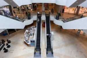 Read more about the article US retail sales increase again in April, partly lifted by higher prices