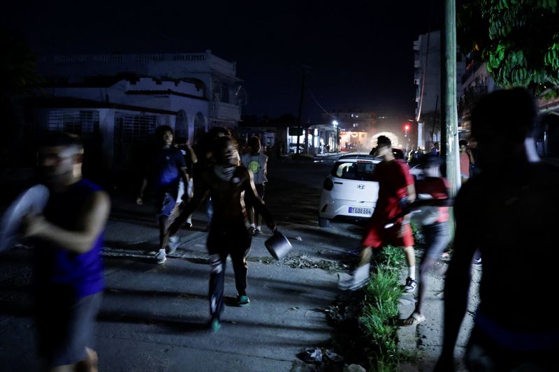 You are currently viewing Cuba’s electrical grid suffers partial collapse as protests flare