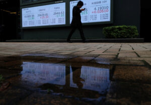 Read more about the article Global bonds tumble as flaring inflation spooks investors