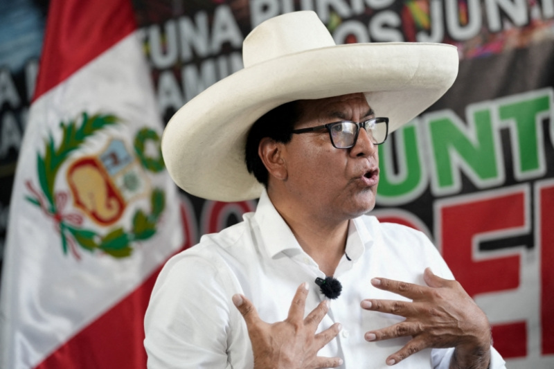 You are currently viewing Who is Peru’s Roberto Sanchez, presidential hopeful calling for a new constitution?