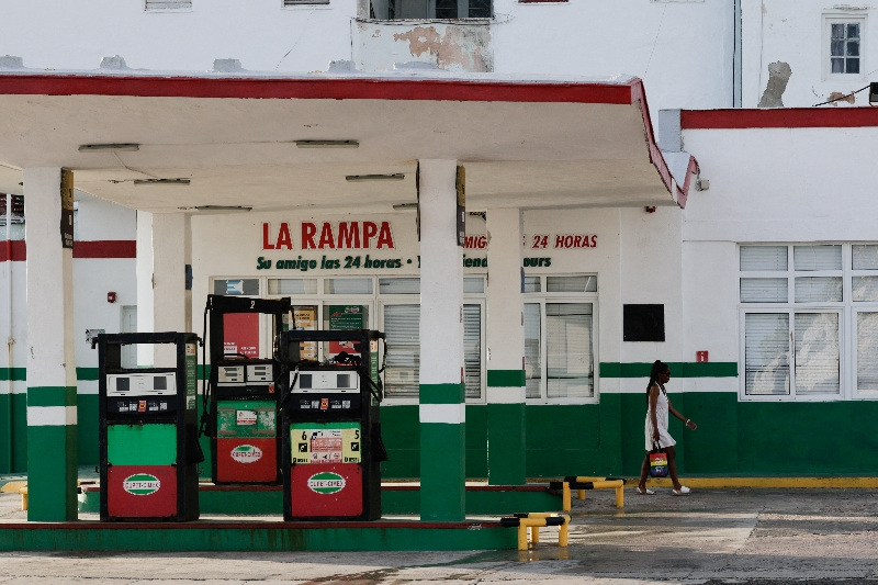 You are currently viewing Cuba hikes gasoline and diesel prices but filling stations remain shut