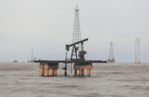 Read more about the article Venezuela’s draft oil law lets ministry set tax rates for each project