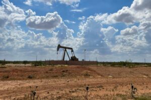 Read more about the article Oil rises more than 1% after drone attack on UAE nuclear power plant