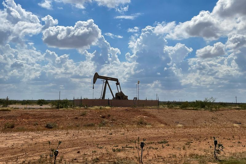You are currently viewing Oil rises more than 1% after drone attack on UAE nuclear power plant