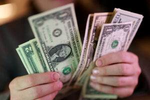 Read more about the article Japan, China lead declines in foreign holdings of Treasuries in March, data shows
