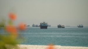 Read more about the article US crude futures fall over 6% on report of possible Strait of Hormuz reopening