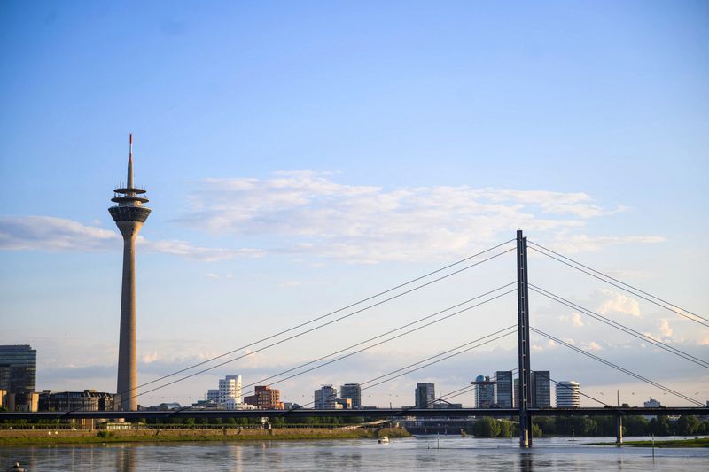 You are currently viewing Iran war dims hopes for German economic recovery, surveys show