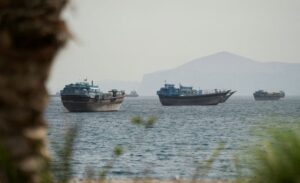 Read more about the article Brent crude jumps 4%, as US strikes in Iran set back hopes for Hormuz re-opening