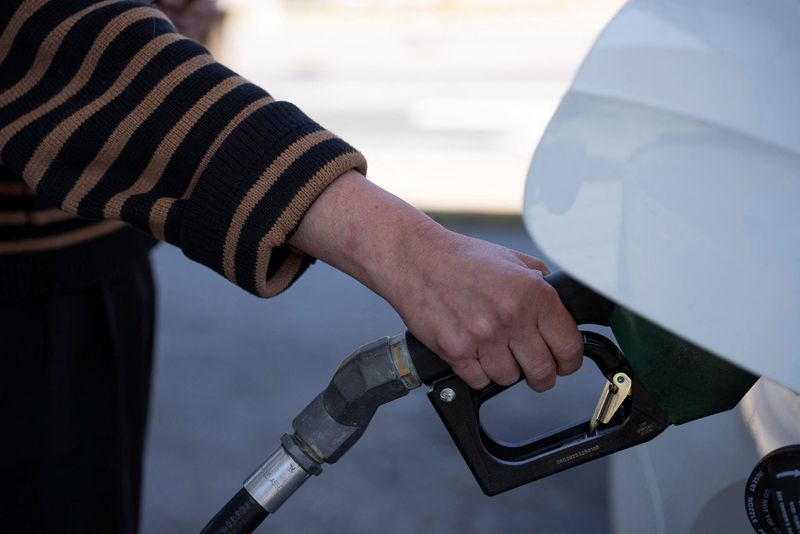 You are currently viewing Trump’s domestic shipping waiver has not cut gasoline prices by much, data shows