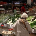 Read more about the article Australia household spending falls 1.1% in April, after March jump