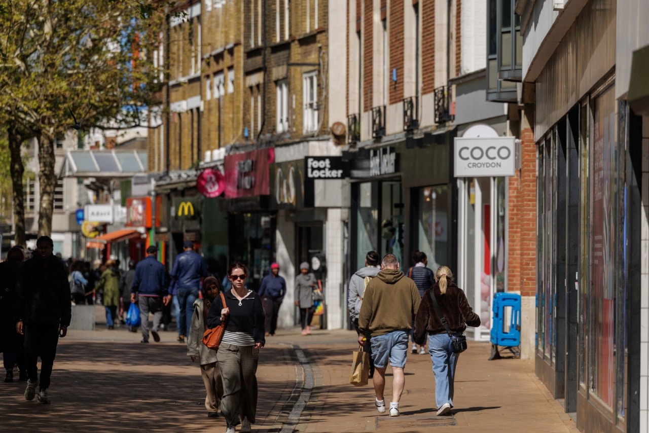 You are currently viewing U.K. Shop Visits Dip as Inflation Bites into Spending