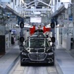 Read more about the article Trump Threatens to Raise Tariffs on EU Cars and Trucks