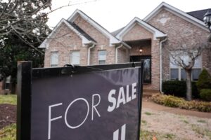 Read more about the article Heard on the Street: The jump in home foreclosures is an early sign of fallout after the Trump administration tightened rules for borrowers seeking federal mortgage subsidies