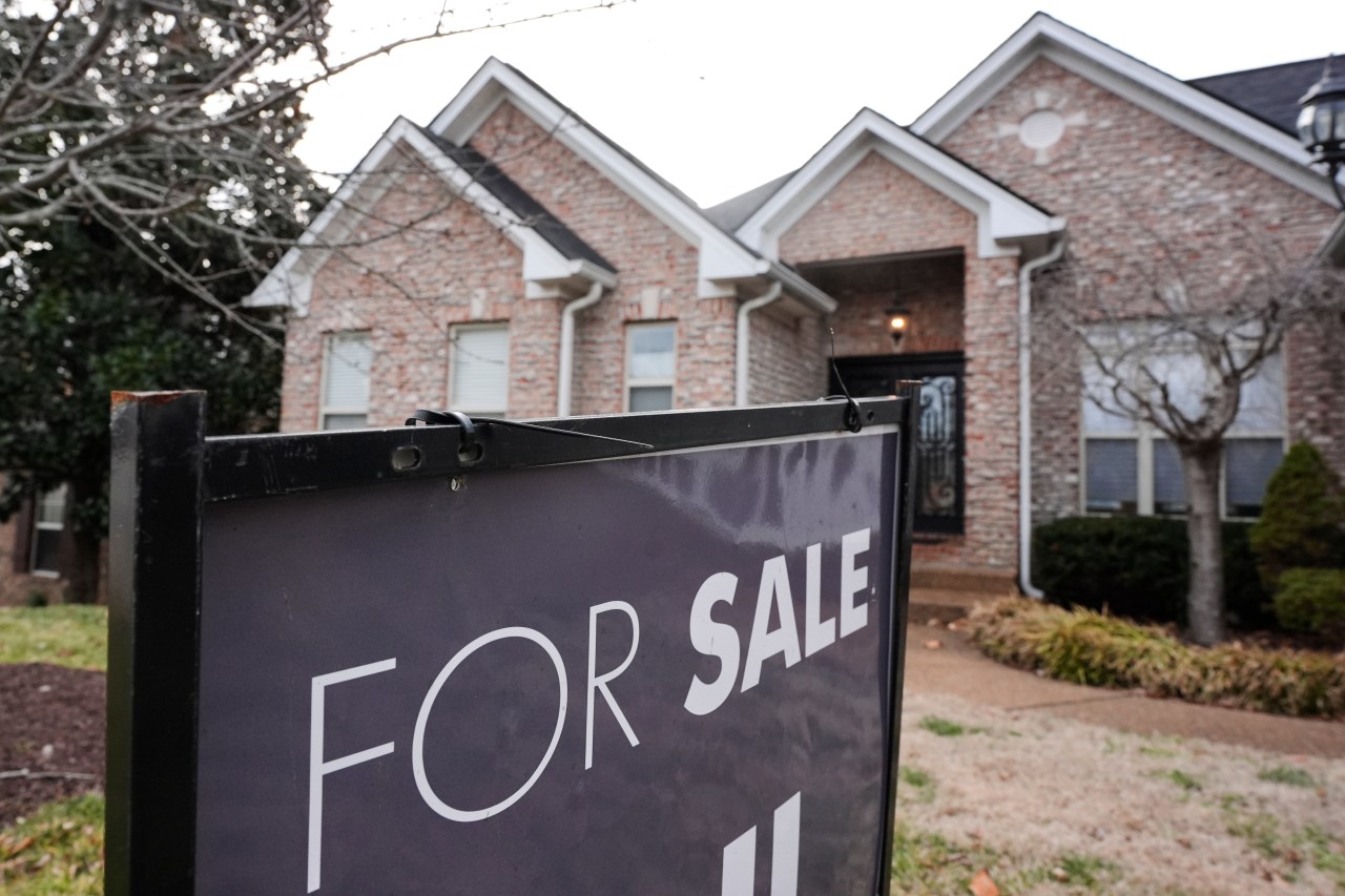 You are currently viewing Heard on the Street: The jump in home foreclosures is an early sign of fallout after the Trump administration tightened rules for borrowers seeking federal mortgage subsidies