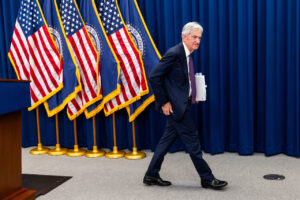 Read more about the article Jerome Powell didn’t want to remain on the Fed’s board after his term as chair ended. He concluded he had no choice as President Trump’s legal challenges threatened to change how the Fed operates.