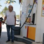 Read more about the article Americans are pouring a lot more money into their gasoline tanks than they were even a week ago