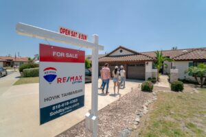 Read more about the article U.S. Pending Home Sales Rose in April Despite Economic Uncertainty
