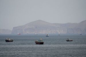 Read more about the article Oil prices rise as new Middle East hostilities flare and talks stall