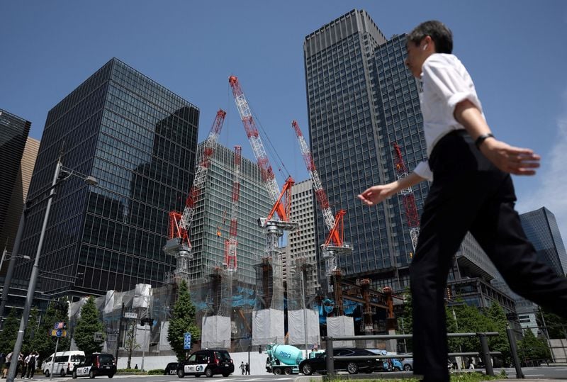You are currently viewing Japan’s economy cools on weak capex in Q1, revised data shows