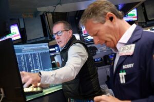Read more about the article Morning Bid: Chip chill, jobs heat and war
