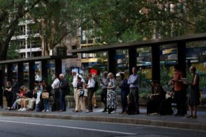 Read more about the article Australia business conditions steady in May, mood still gloomy