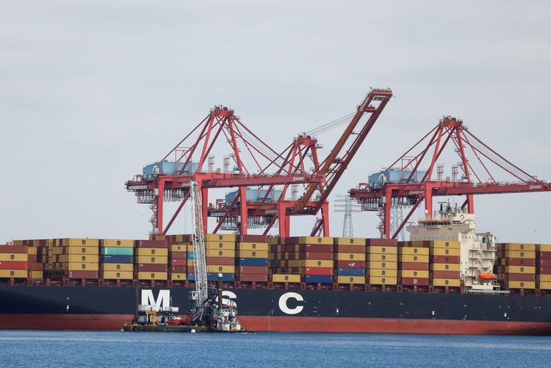 You are currently viewing US trade deficit narrows in April amid surging exports