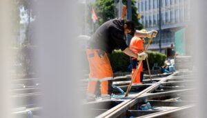 Read more about the article German construction sector says downturn not over, urges faster action