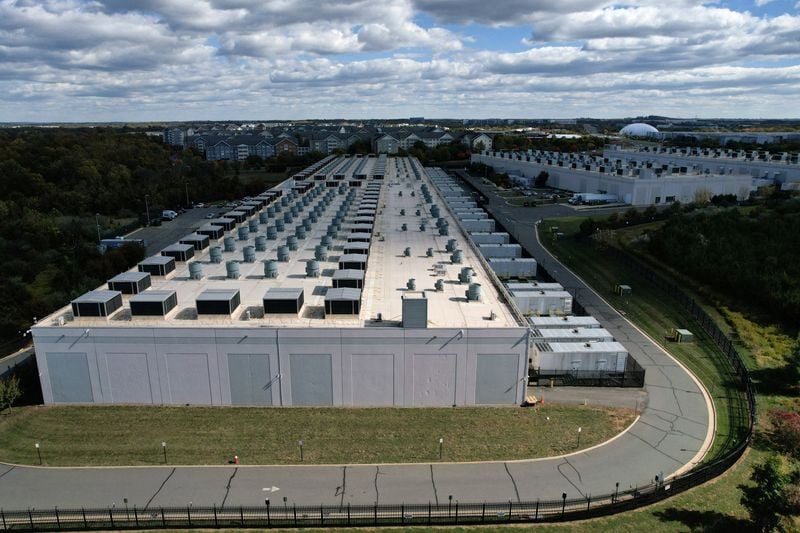 You are currently viewing Americans wary of AI-driven data center boom, Reuters/Ipsos poll shows