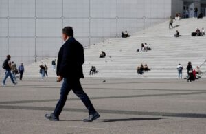 Read more about the article Falling births to hit France’s pension deficit from 2045