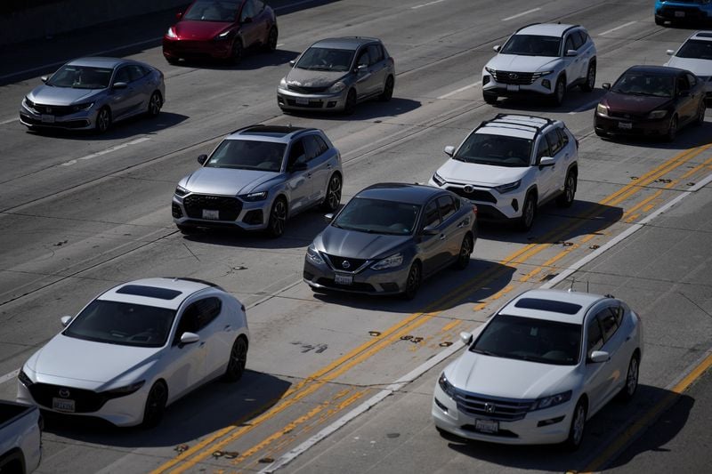 You are currently viewing Analysis-US summer driving season hits as gasoline supplies squeezed tight