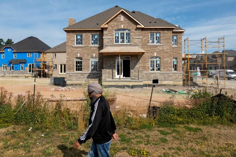 You are currently viewing Canadian housing starts fall 6% in May