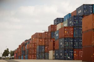 Read more about the article Container imports soar at busiest US port in May as buyers try to outrun rising fuel costs