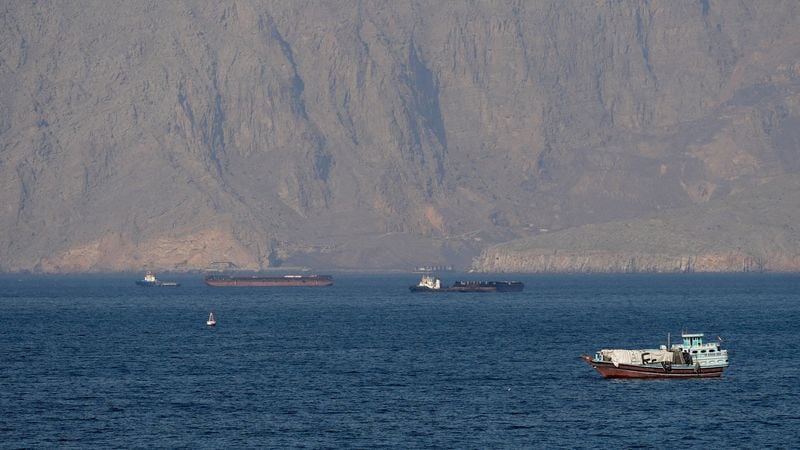 You are currently viewing Oil prices stabilise as investors weigh Iran war end, Hormuz reopening uncertainty