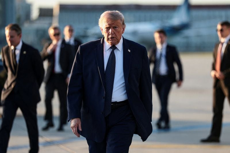You are currently viewing Trump signs memo aimed at ending Iran war, White House official says