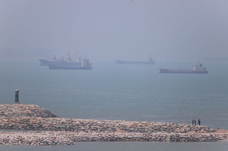 You are currently viewing Three Saudi-flagged supertankers sail through Hormuz after Iran deal signed, data shows