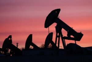 Read more about the article Oil gains after selloff, awaits progress on Strait of Hormuz flows