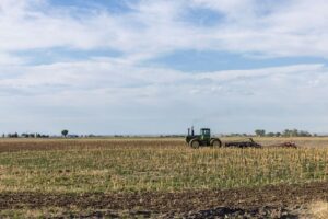 Read more about the article Trump seeks additional $11 billion in farm aid