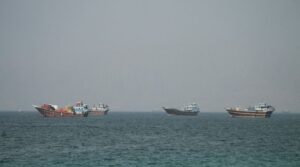 Read more about the article Oil edges lower amid resumption of strait shipments even as vessel hit near Oman
