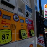 Read more about the article Trump urges gasoline retailers to lower prices, warns of ’big problems’ if they don’t