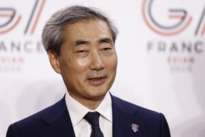 Read more about the article Bank of Korea Governor Signals Readiness to Raise Rates as Inflation Risks Mount