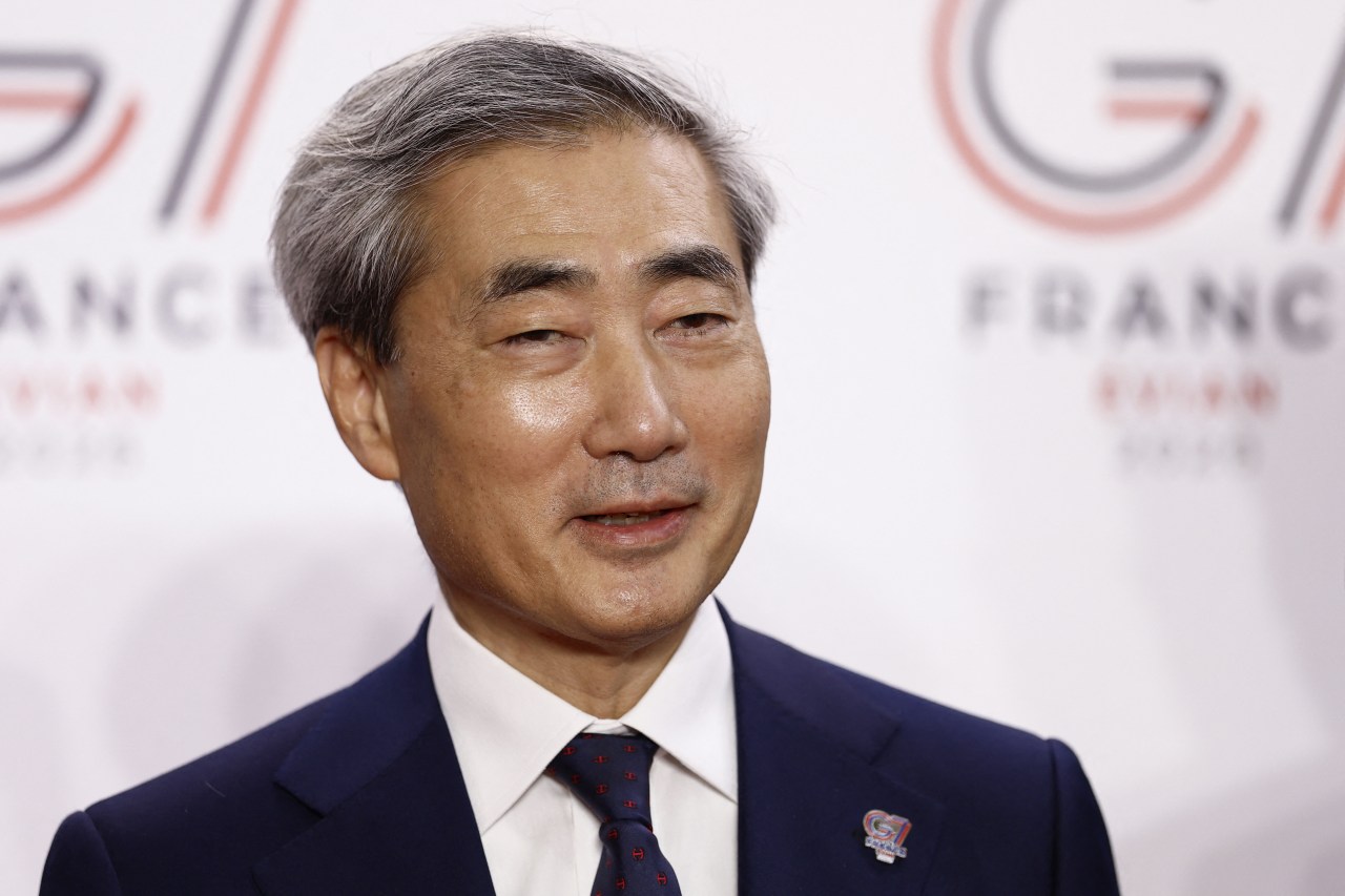 You are currently viewing Bank of Korea Governor Signals Readiness to Raise Rates as Inflation Risks Mount